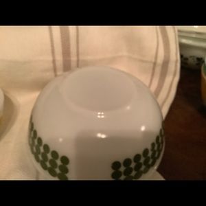 Pyrex Dots bowl